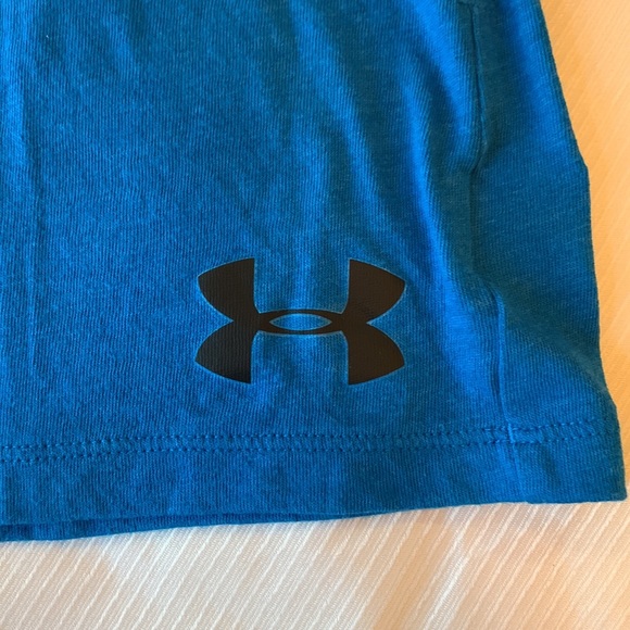 Under Armour shirt - Picture 6 of 7